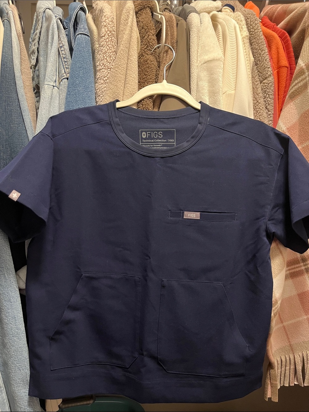 FIGS Navy Canela Scrub Top